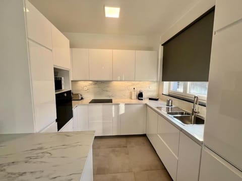 Modern Business Flat - Courts et moyens séjours Apartment in Liège