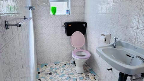 Leisure Lodges selfcatering accommodation Parow Bed and Breakfast in Cape Town