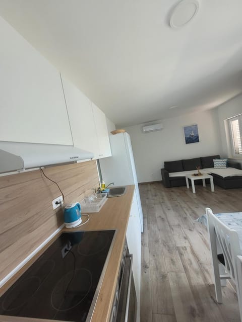 Kitchen or kitchenette, Living room, Dining area, oven, stove