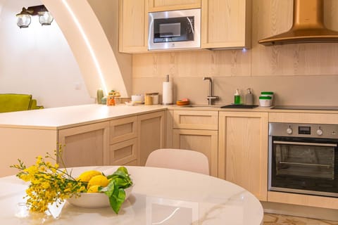 Kitchen or kitchenette, minibar, oven, pet friendly, stove, toaster