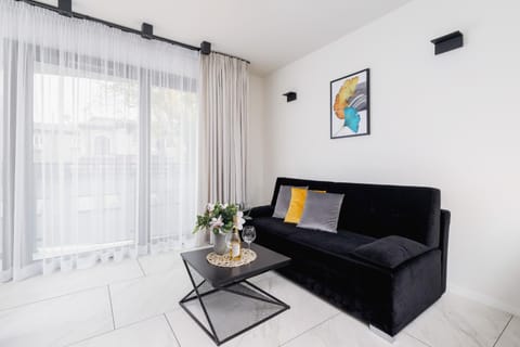 Communal lounge/ TV room, Living room, Seating area