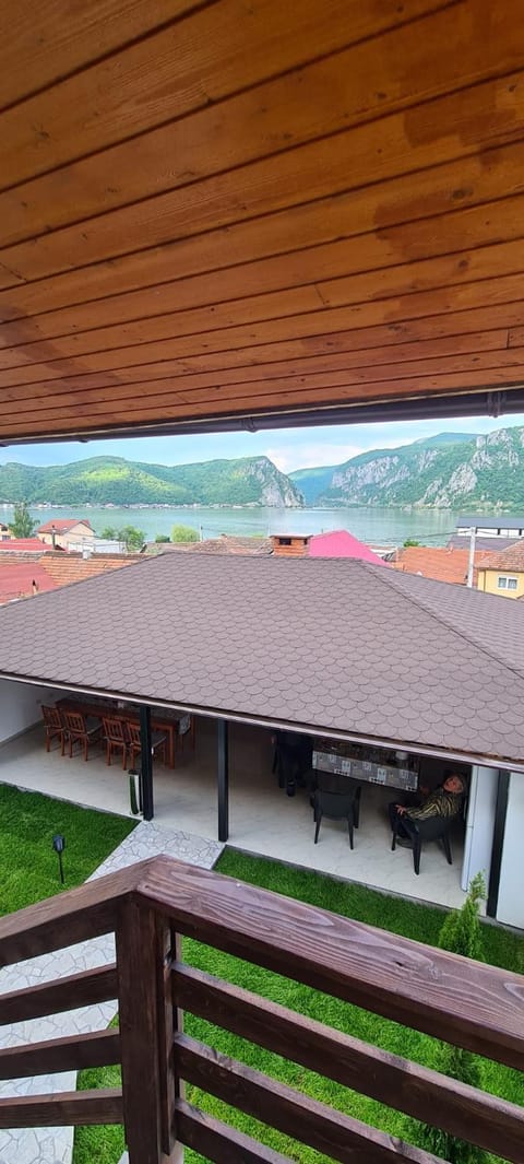 Natural landscape, Balcony/Terrace, Landmark view