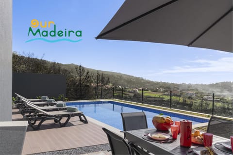 Patio, Day, Natural landscape, View (from property/room), Balcony/Terrace, Food and drinks, Other, Dining area, Food, Mountain view, Pool view, Swimming pool, sunbed
