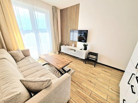 Communal lounge/ TV room, Bed, TV and multimedia, Living room, Photo of the whole room, Evening entertainment, Bedroom
