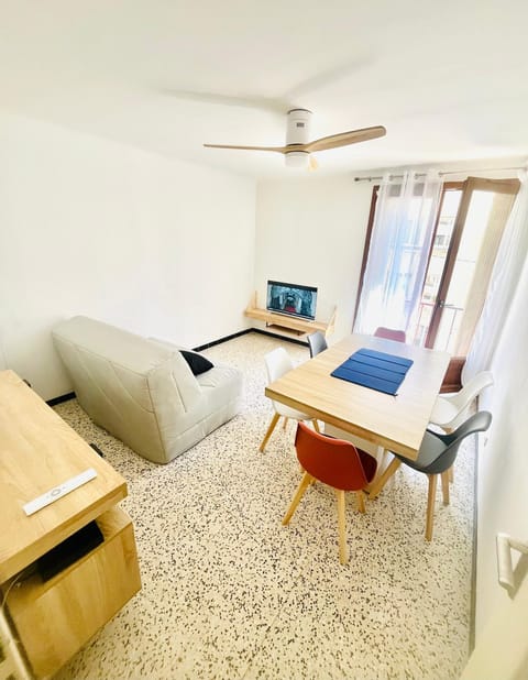 Au Pied Des Remparts Apartment in Avignon