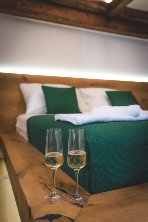 Bed, Food and drinks, Bedroom, Drinks, Alcoholic drinks