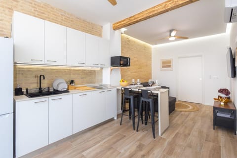 Kitchen or kitchenette, Living room