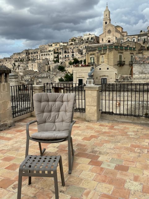 View (from property/room), Balcony/Terrace, City view