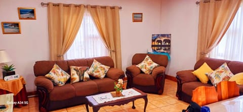 44 on John Kretzen House in Western Cape