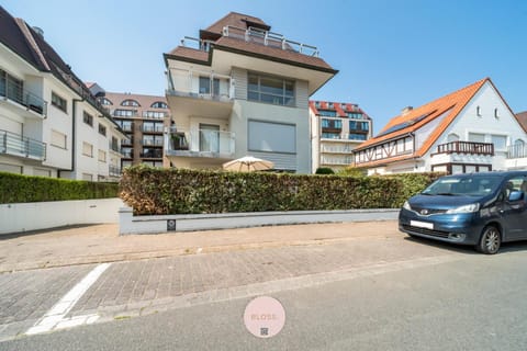 Picarde by BLOSS gelijkvloers met tuin en 50m van strand met garage Apartment in Knokke-Heist