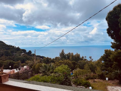 Day, Natural landscape, Mountain view, Sea view