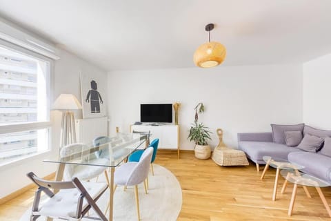 TV and multimedia, Dining area