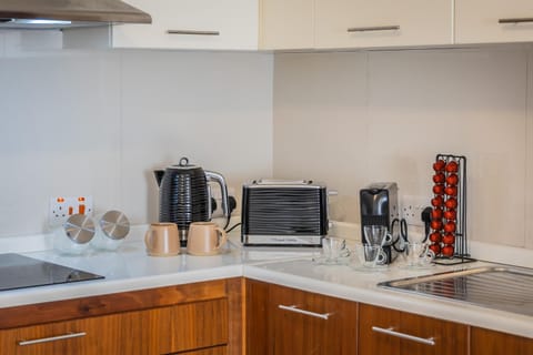 Coffee/tea facilities, toaster
