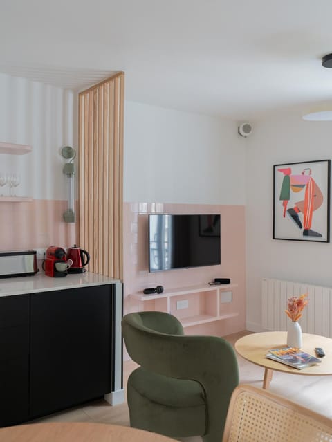 TV and multimedia, Kitchen or kitchenette, Seating area, Dining area