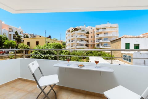 Patio, Day, View (from property/room), Balcony/Terrace, Balcony/Terrace, Dining area, City view