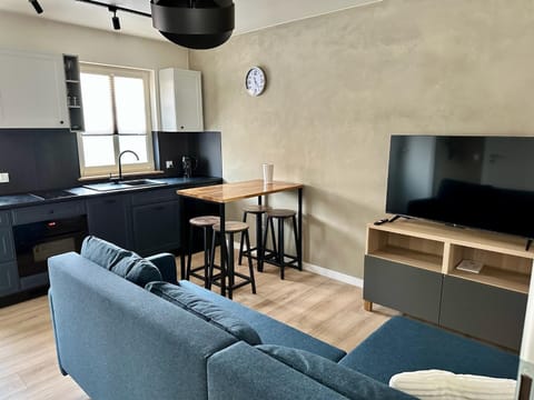 Communal lounge/ TV room, TV and multimedia, Kitchen or kitchenette, Seating area, Dining area