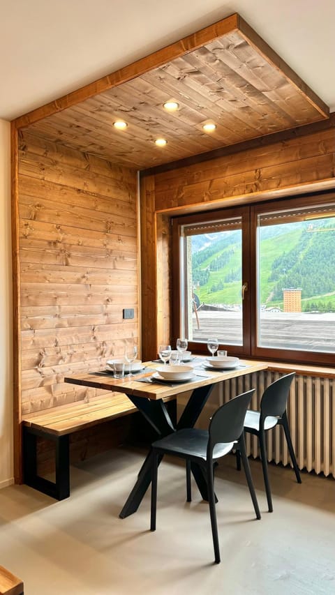 Hostdomus- Bear Suite Apartment in Sestriere