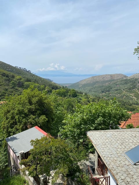 Mountain view, Sea view