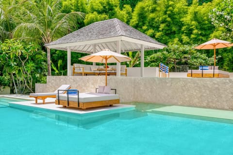 Spacious 2 Villas combined 9 bedrooms 2 pools House in North Kuta