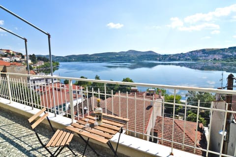 Patio, Day, Natural landscape, View (from property/room), Balcony/Terrace, Lake view, Mountain view