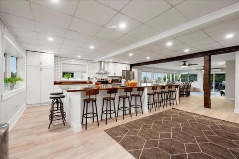 Whitewaters-Main plus Genoa on Oneida Lake - Sleeps 19 House in Oneida Lake