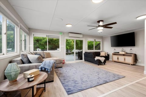 Whitewater The Main Sail Oneida Lake Sleeps 11 House in Oneida Lake