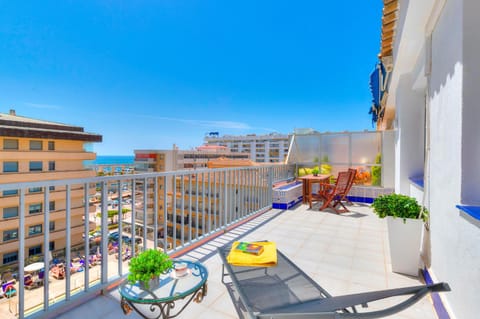 Property building, Day, View (from property/room), Balcony/Terrace, Balcony/Terrace, City view, Sea view, sunbed