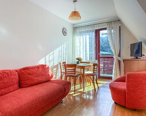 TV and multimedia, Living room, Dining area