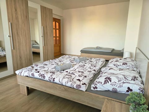 Bedroom, wardrobe