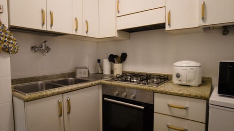 Coffee/tea facilities, Kitchen or kitchenette, minibar, pet friendly, stove, toaster