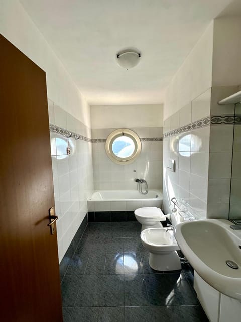 Toilet, Bathroom, bidet