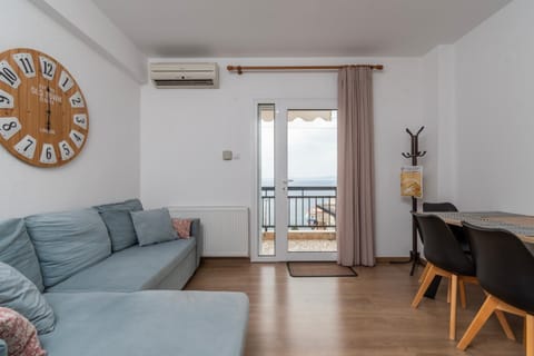 Living room, air conditioner