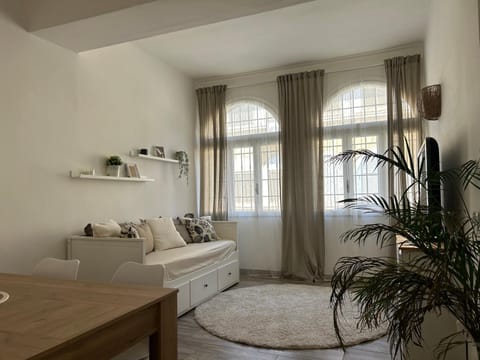 TV and multimedia, Living room, Dining area