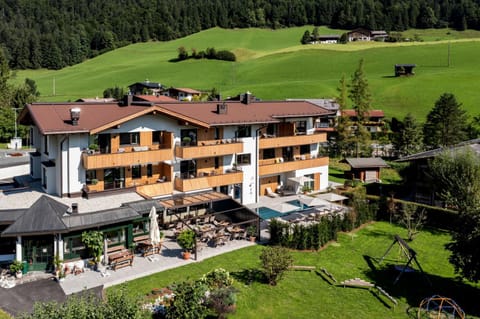 Property building, Natural landscape, Garden, Garden view, Mountain view