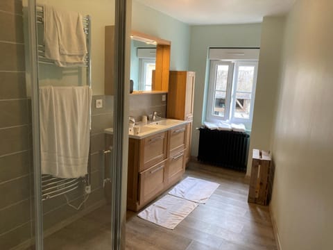 Appartement Hôtel de la Gare 3 chambres Apartment in Centre-Val de Loire