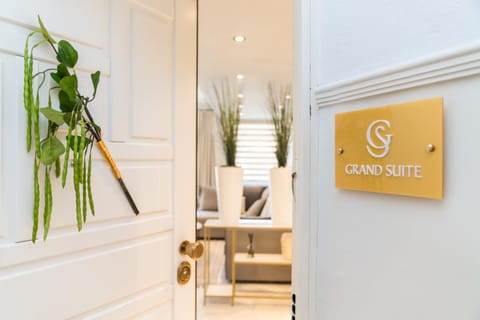 Property logo or sign, Logo/Certificate/Sign, Text overlay