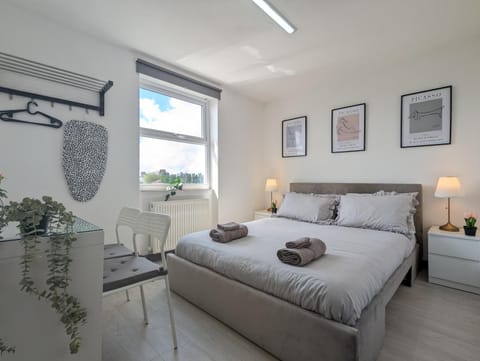 Room Near City Centre Private Bath Free Parking House in Liverpool