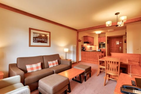 Bed, Living room, fireplace, furniture, kitchen