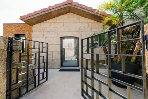 Property building, Facade/entrance