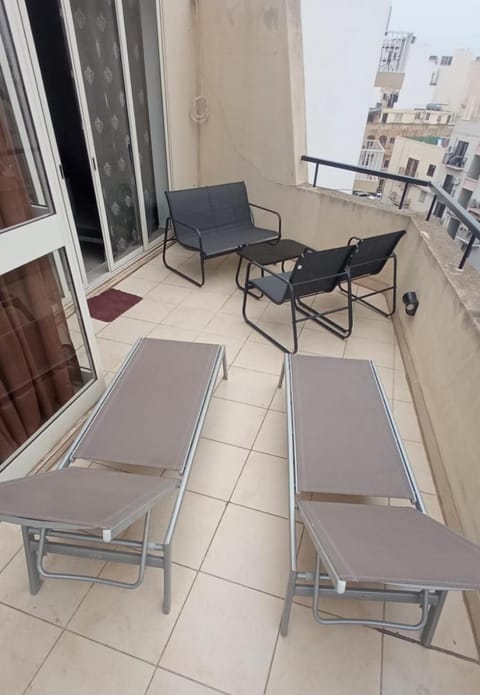 Central Penthouse - Large Terrace Apartment in Saint Paul's Bay