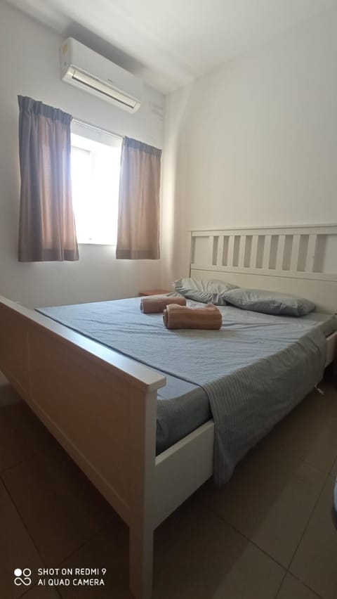 Central Penthouse - Large Terrace Apartment in Saint Paul's Bay