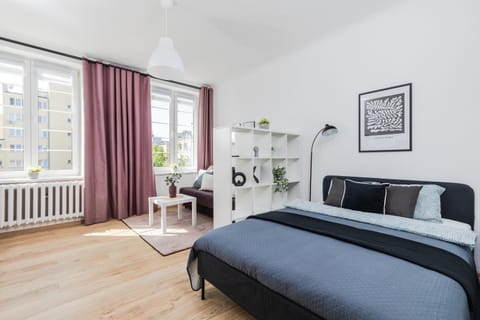 Bed, Living room, Seating area