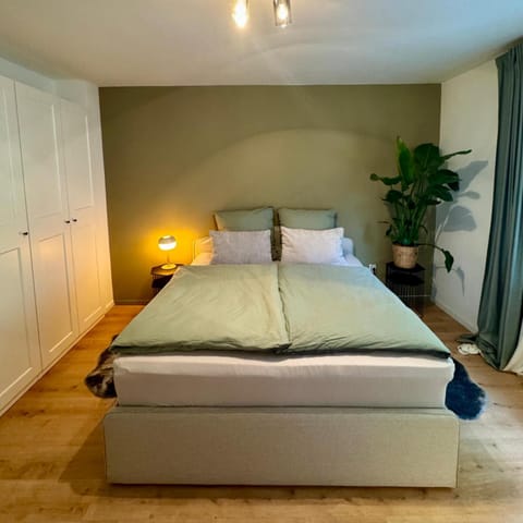 Bed, Bedroom, wardrobe