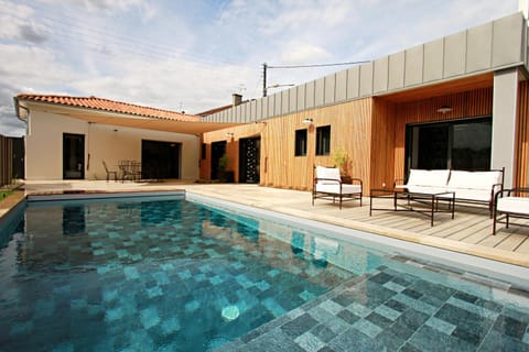 Balcony/Terrace, Swimming pool