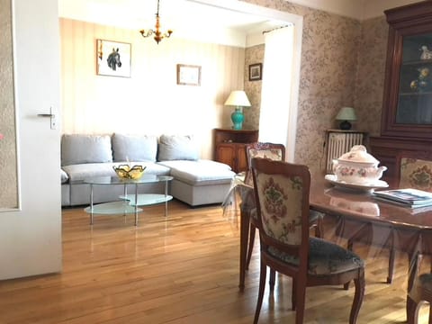 LE PRAIRIE - Centre - Marché Couvert - Spacieux Apartment in Auvergne-Rhône-Alpes