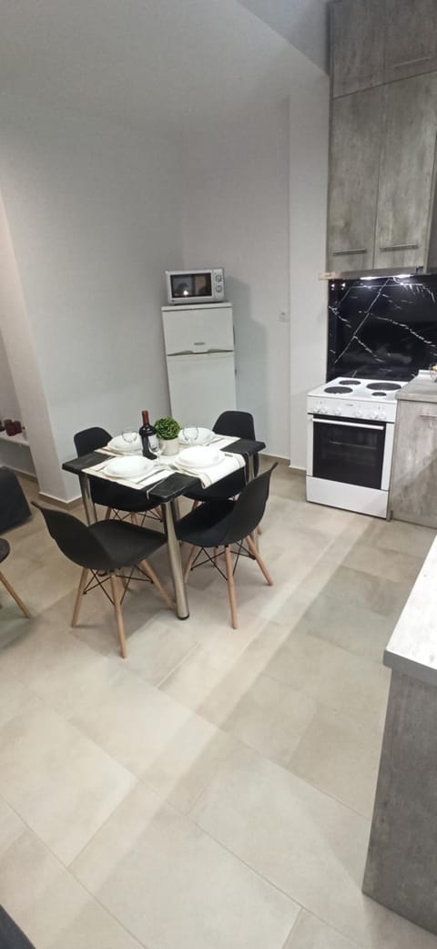 Dining area, microwave, oven, stove, kitchen