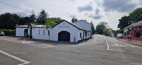 Property building, Neighbourhood