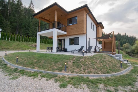 Property building, Day, Natural landscape