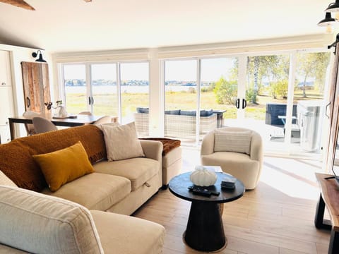 View (from property/room), View (from property/room), Living room, Sea view, Sea view