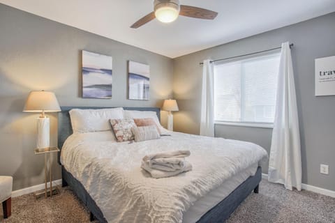 Hot Tub - Pet Friendly - 7 miles to Fort Carson House in Fort Carson